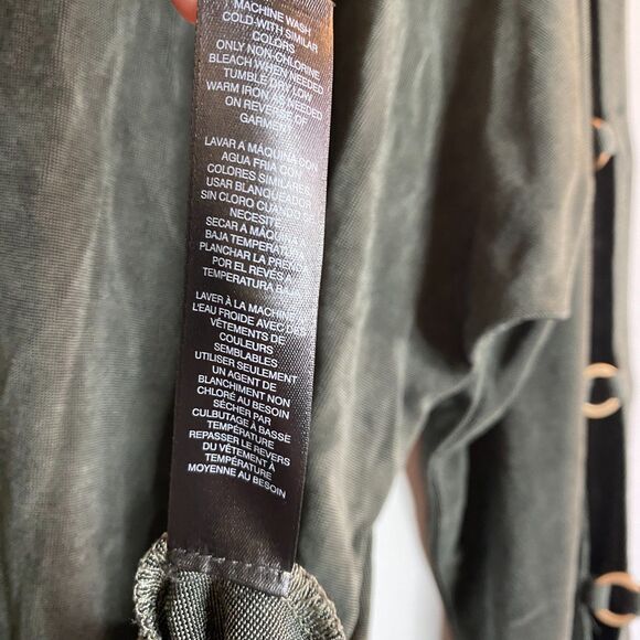 Chicos Travelers Slinky Top Sage Green LS Crew Open Arms Metal Details Size XL - Picture 7 of 12